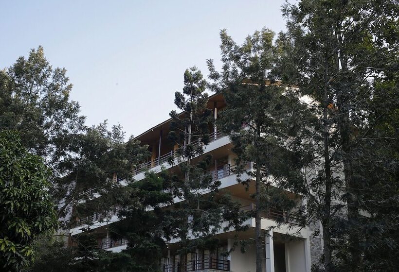 בית מלון כפרי Punarnava Resort & Spa