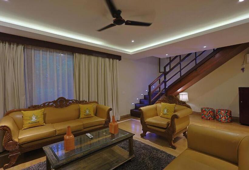 בית מלון כפרי Punarnava Resort & Spa