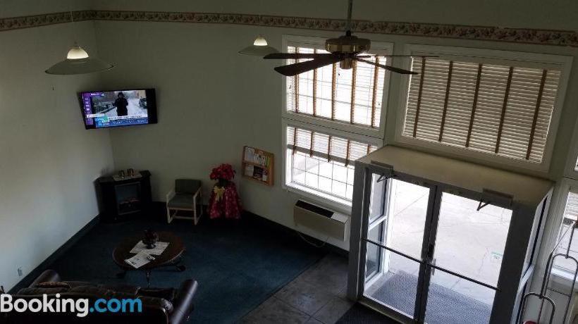 فندق على الطريق Simple Rewards Inn