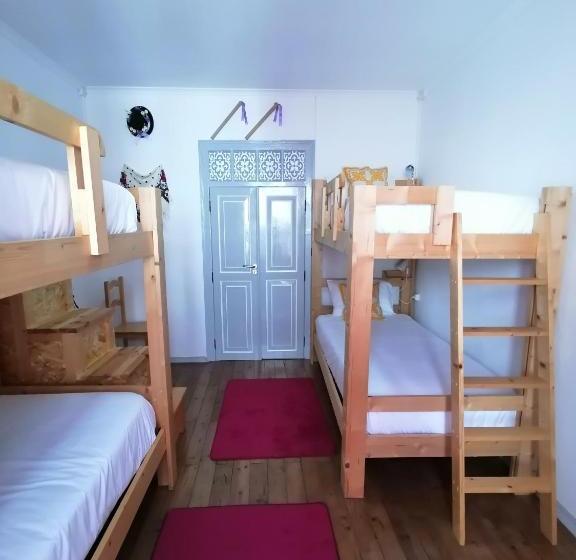 הוסטל Very Typical   Alojamento Local