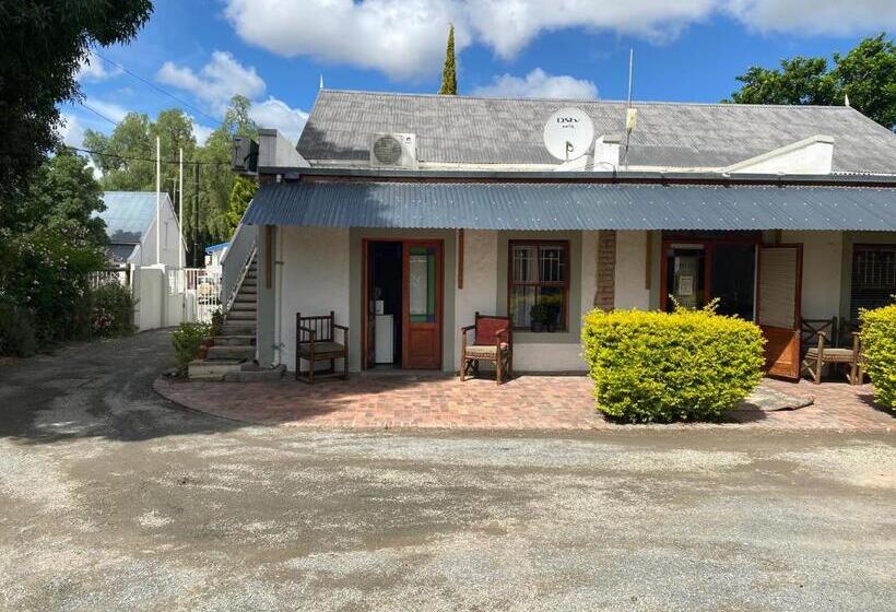 مبيت وإفطار Leo Guest House