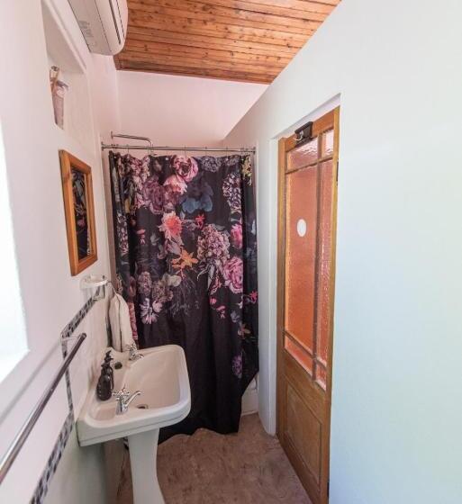 مبيت وإفطار Leo Guest House