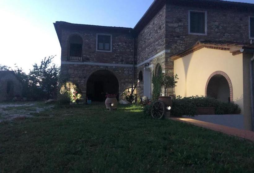 مبيت وإفطار Podere Il Sasso