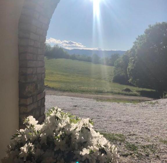 مبيت وإفطار Podere Il Sasso