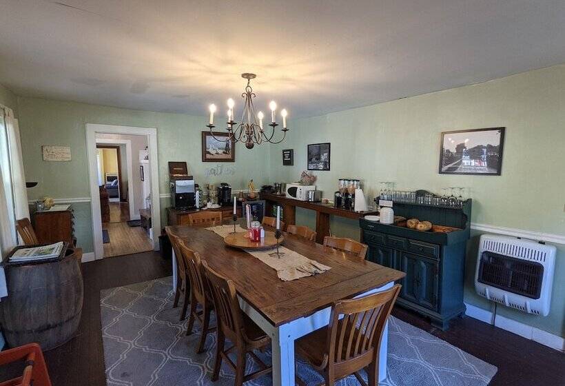 مبيت وإفطار The Engel House