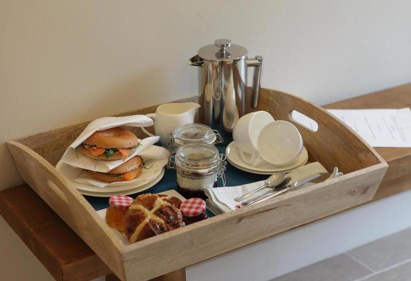 Cwmbach Lodge Luxury B&b