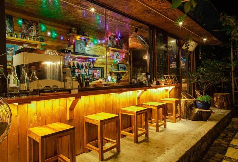 هتل Blue Lagoon Cat Ba