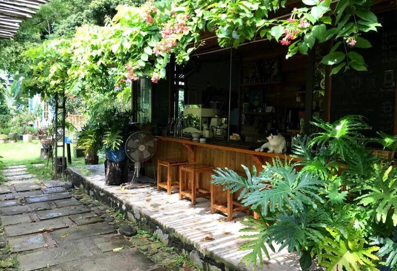 هتل Blue Lagoon Cat Ba