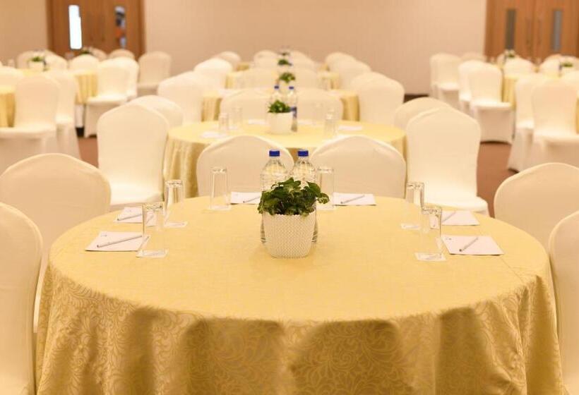 هتل Harsha The Fern Shivamogga