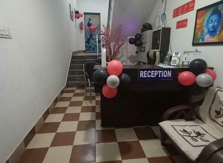 فندق Highway Inn