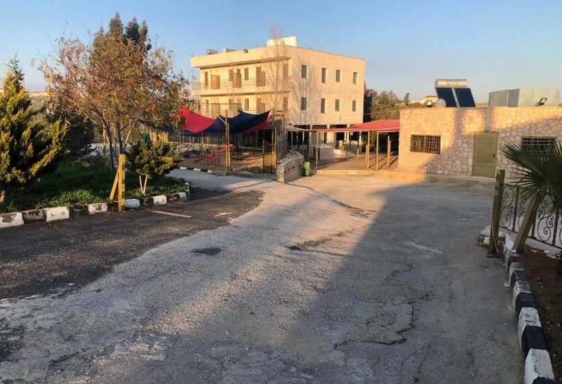 هتل Madaba Camp Resort