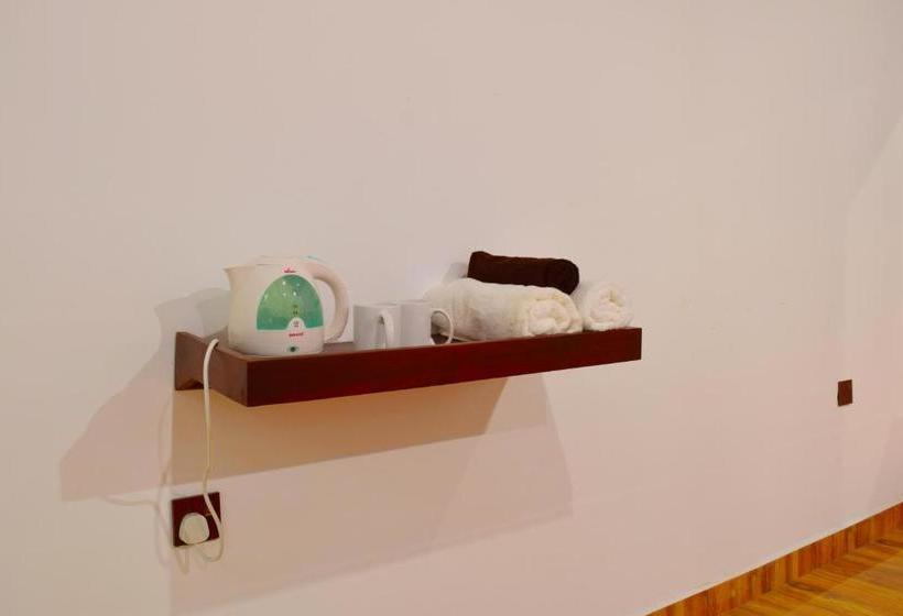 בית מלון כפרי Monarch Residence