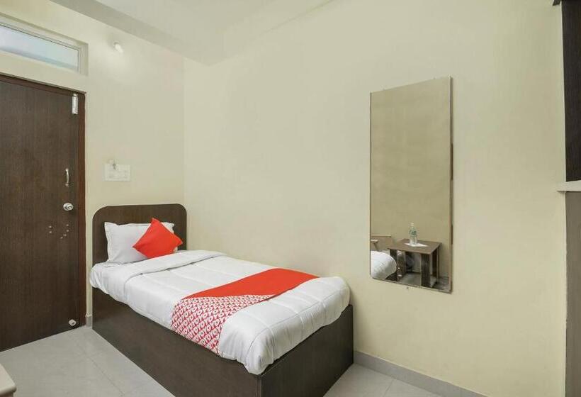 ホテル O Sri Sai Residency