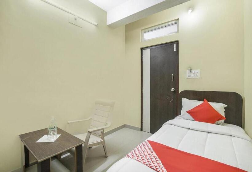 ホテル O Sri Sai Residency