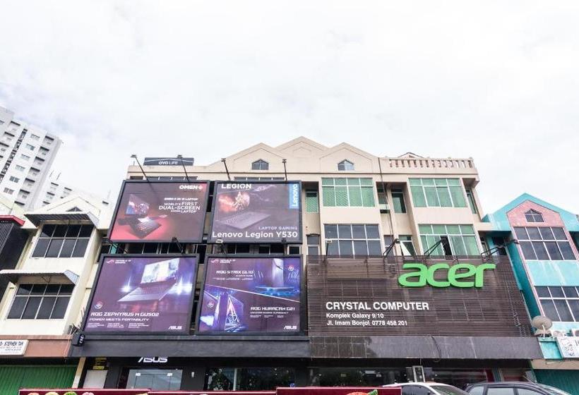 ホテル Oyo Life 2096 Ginka