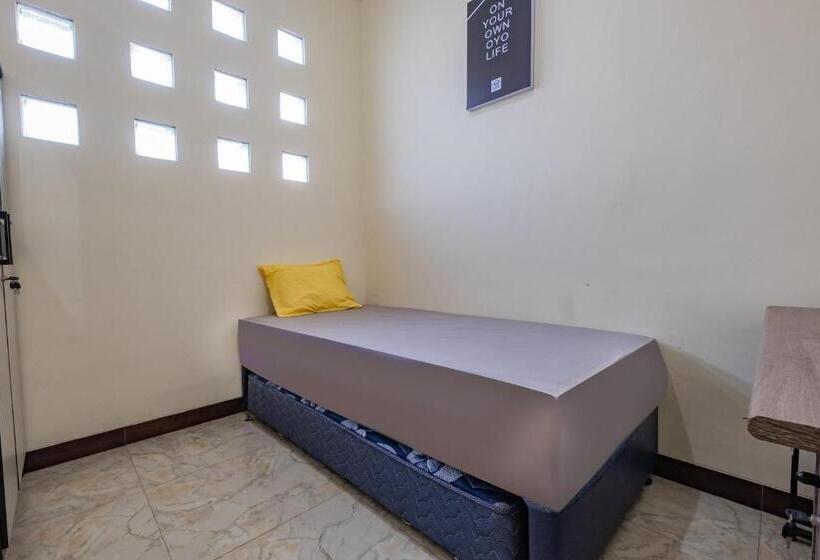 هتل Oyo Life 2216 Griya Jakasetia