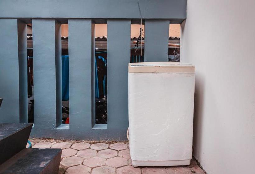 Отель Oyo Life 2424 Kost Luqman 2