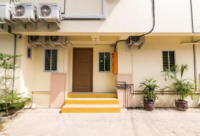 فندق Oyo Life 2485 Darisa Marshall Kost Syariah