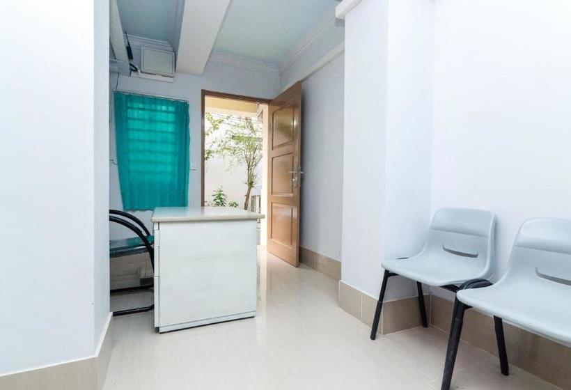 فندق Oyo Life 2485 Darisa Marshall Kost Syariah