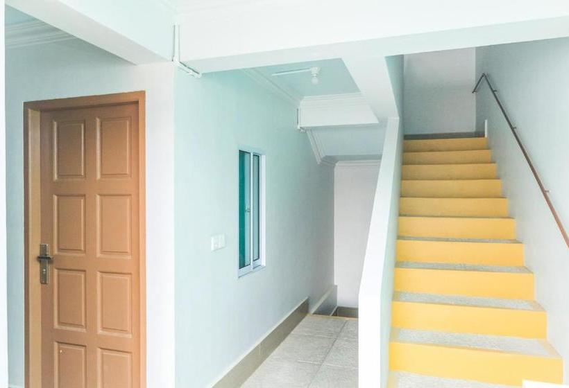 فندق Oyo Life 2485 Darisa Marshall Kost Syariah