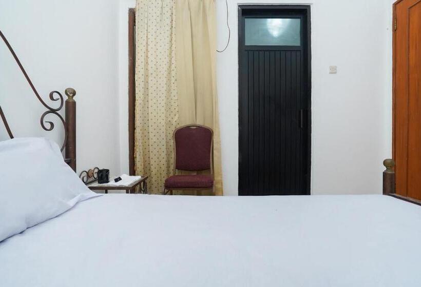 ホテル Oyo Life 2498 Kost Putri Purimas 23