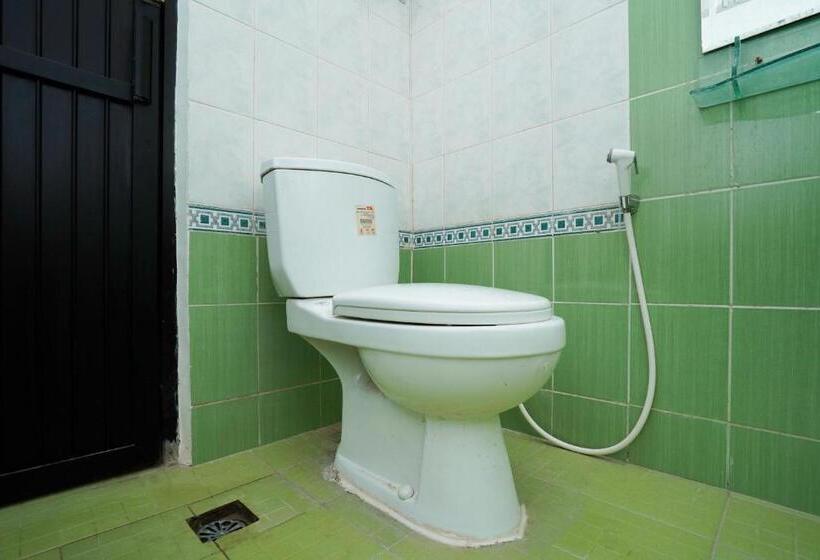 ホテル Oyo Life 2498 Kost Putri Purimas 23