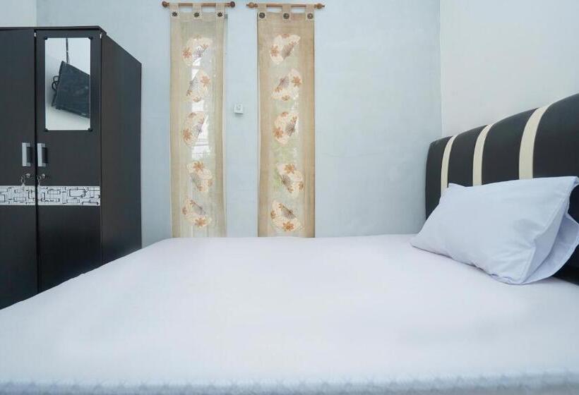 ホテル Oyo Life 2498 Kost Putri Purimas 23