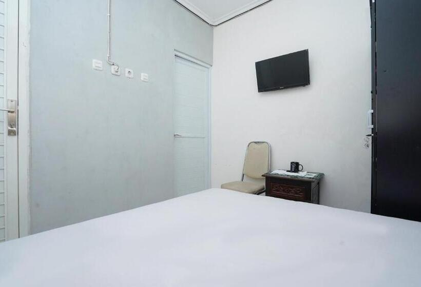 ホテル Oyo Life 2498 Kost Putri Purimas 23