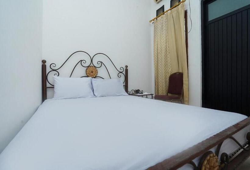 ホテル Oyo Life 2498 Kost Putri Purimas 23