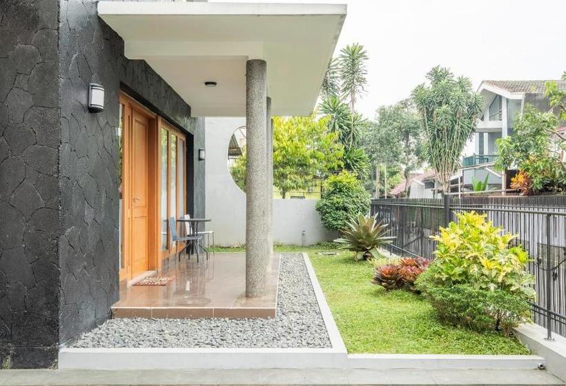 בית מלון כפרי Oyo Life 2529 Azalia Residence Syariah