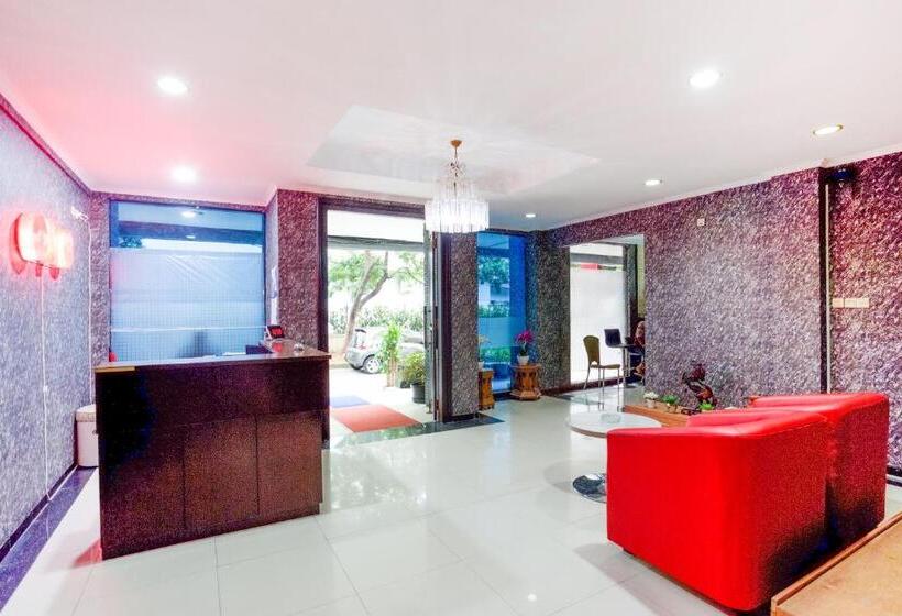 هتل Reddoorz Near City Walk Lippo Cikarang