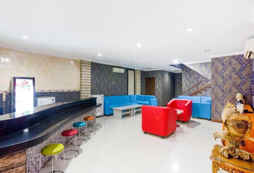 酒店 Reddoorz Near City Walk Lippo Cikarang