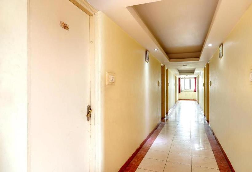 ホテル Spot On 42624  Tarun Residency
