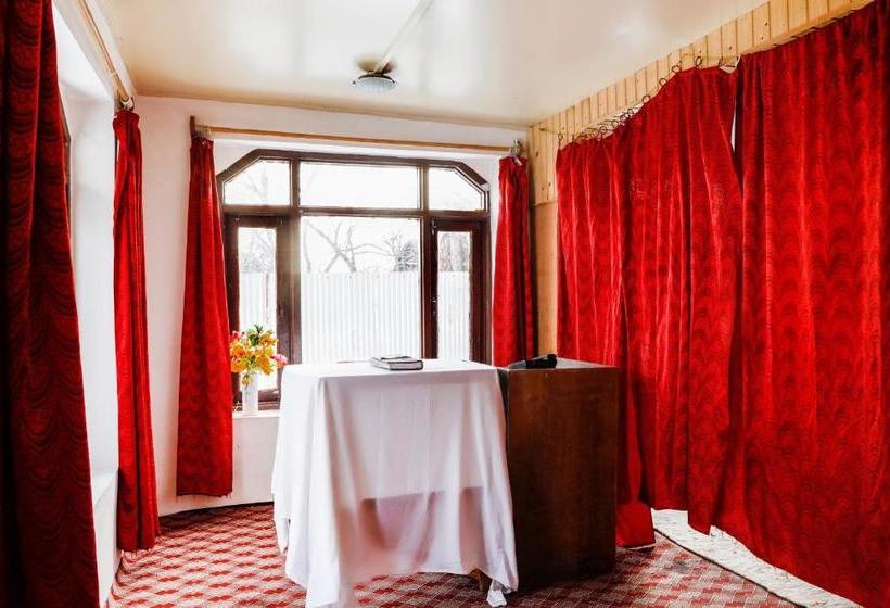 酒店 Spot On 67550 Pahalgam Hill