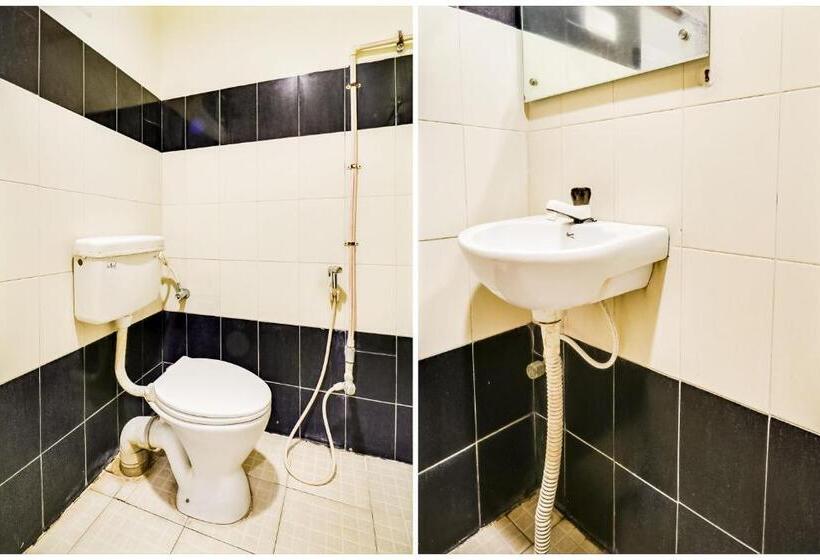 호텔 Spot On Srinivasa Residency