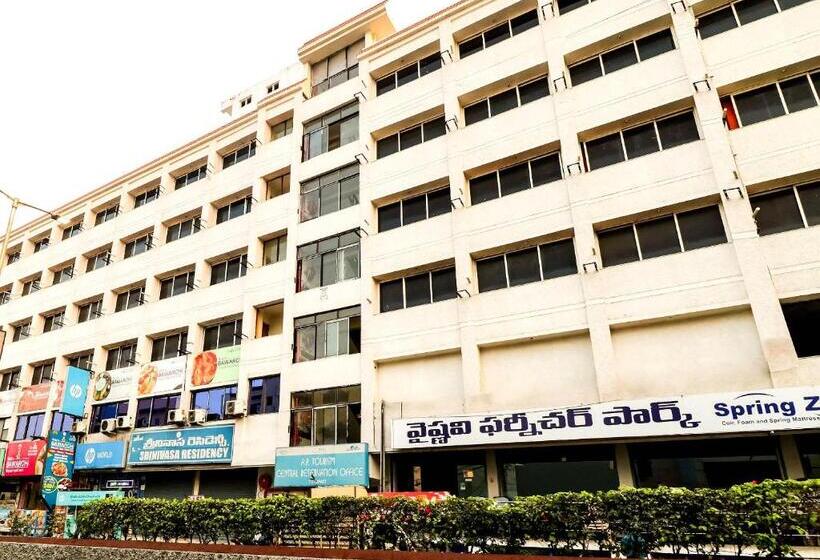 호텔 Spot On Srinivasa Residency