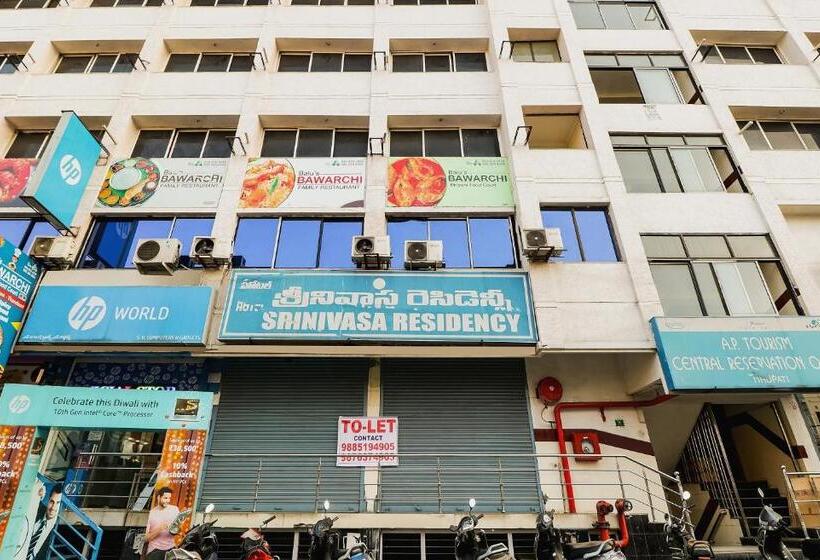 호텔 Spot On Srinivasa Residency