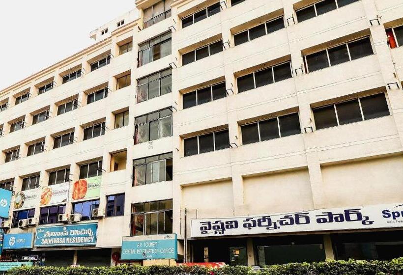 호텔 Spot On Srinivasa Residency
