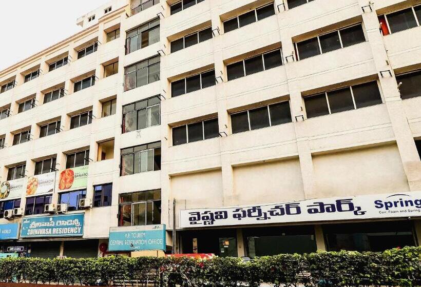호텔 Spot On Srinivasa Residency