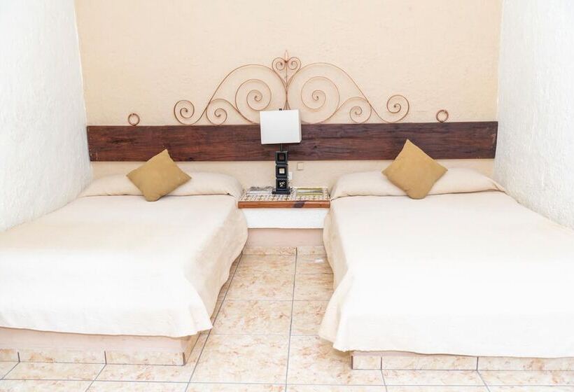 Отель Villas Santa Ana