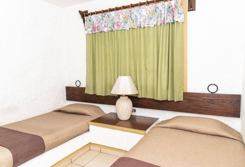 Отель Villas Santa Ana