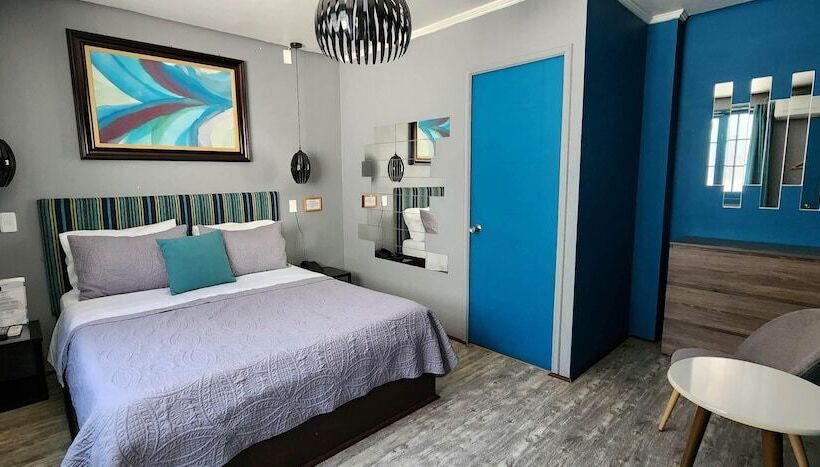 בית מלון כפרי Voila La Moneda