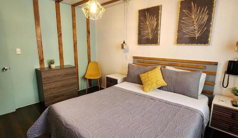 בית מלון כפרי Voila La Moneda