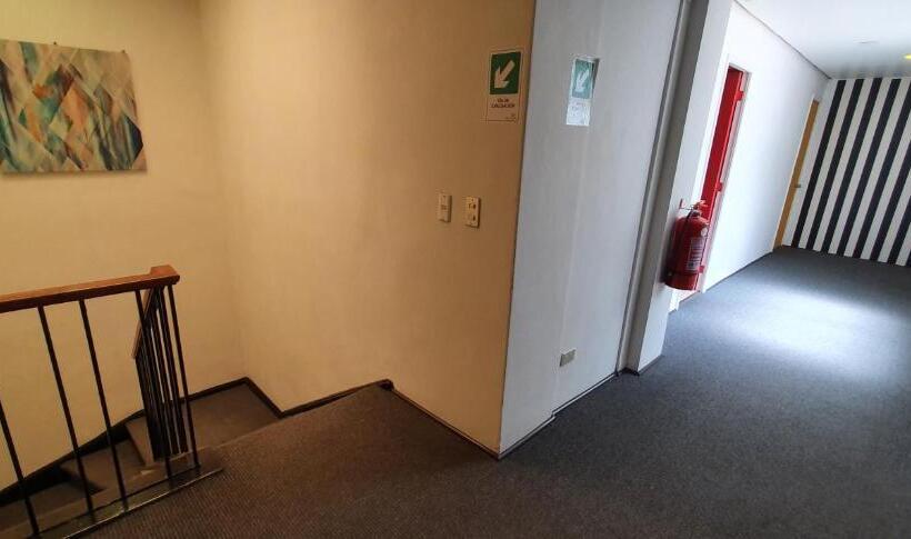 בית מלון כפרי Voila La Moneda