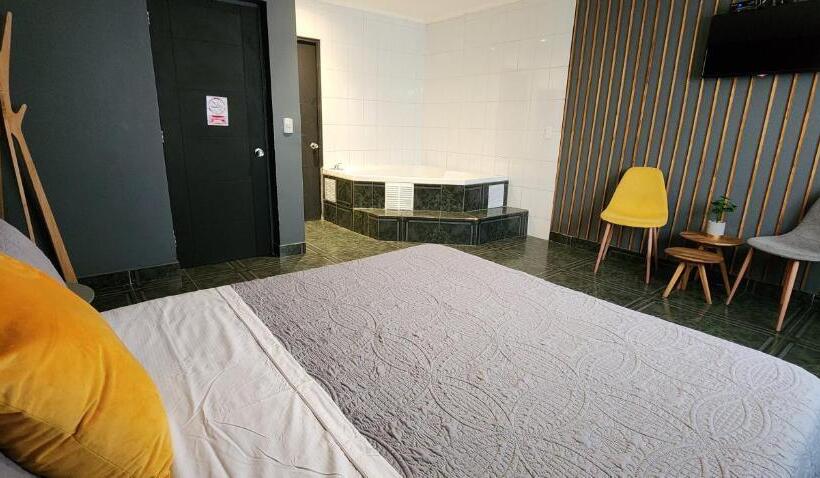 בית מלון כפרי Voila La Moneda