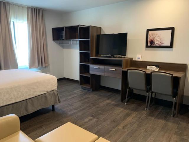 فندق Candlewood Suites Pecos, An Ihg