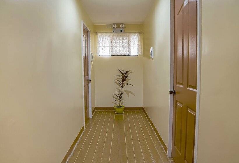 פנסיון La Briana Guest House