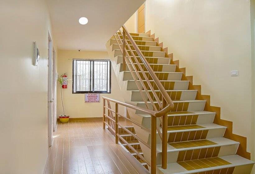 פנסיון La Briana Guest House