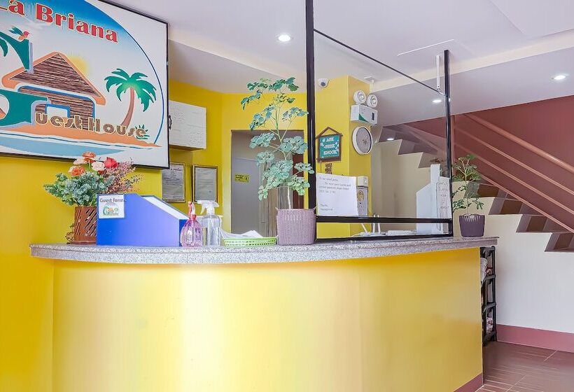 פנסיון La Briana Guest House