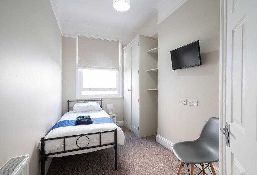 The Veteran Hotel & Bar